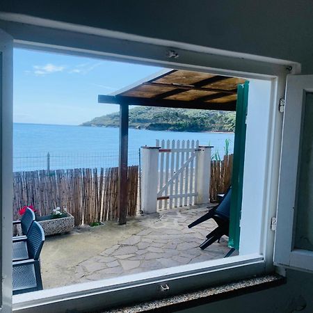 Casina Mare Sulla Spiaggia Capoliveri  Eksteriør bilde